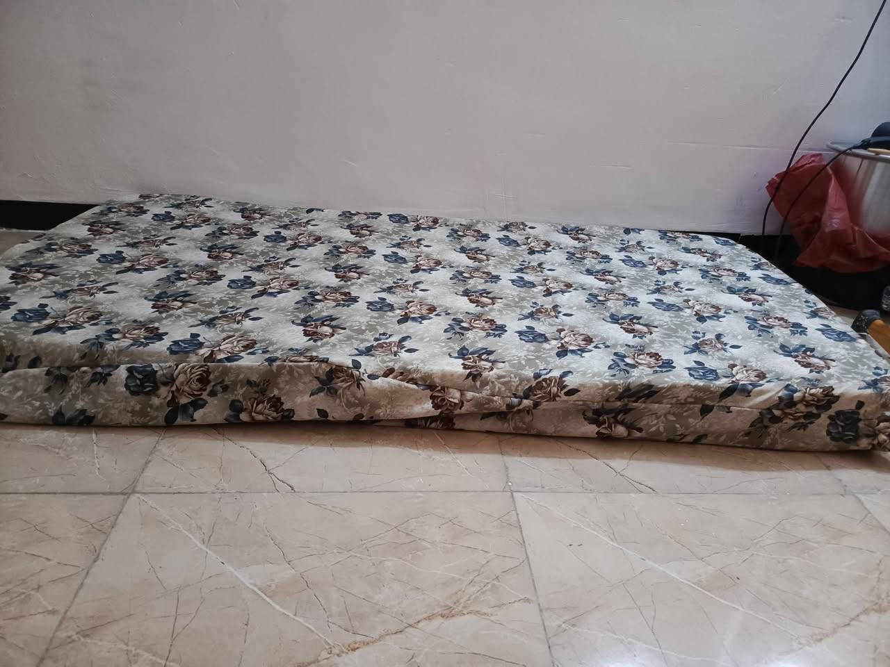 السلام عليكم
غراض للبيع جديده 
وبيهن مجال.


**إذا كنت صاحب هذا الإعلان وتريد حذفه لأي سبب، رجاءا أرسل رسالة إلى الدعم الفني**