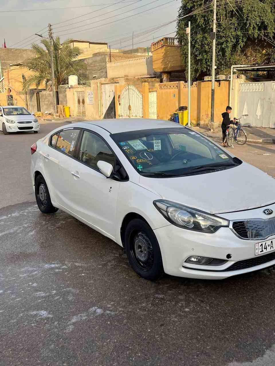 سلام عليكم كية سيراتو للبيع مديل ٢٠١٧ سيارة بيهة صبغ ربع الجاملق المامي وقطعتين كلير  بدون تبديل كفاله من تبديل وفتح مكينة كير كلة كفالة تبريد ثلج كهربائيات كلهة شغالة تخم تاير جديد سيارة جاهزة للأخير الف ما تذب عليهة مكاني بصرة الحيانية الشراي يتصل ***********
