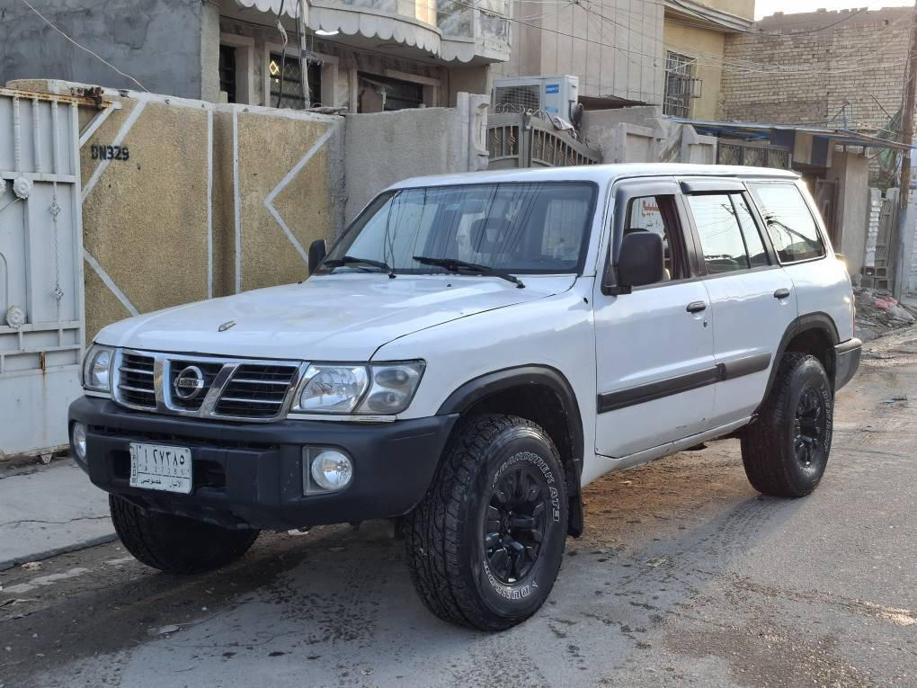 السلام عليكم للبيع او المراوس نيسان باترول موديل ٢٠٠٢ محرك ٤٠٠٠ كير عادي سبعه راكب كشنات جلد فور ويل شغال دبل تانكي تخم تاير جبلي جديد شاشه كاميرا صبغ عام لغود وشواصي كفاله بيها تعمير بالتكم بدون كص مكفوله من الانقلاب السعر ٧٥ وبيها مجال 
مكاني الدوره ابو دشير 
رقم الهاتف *********** بغداد, العراق
