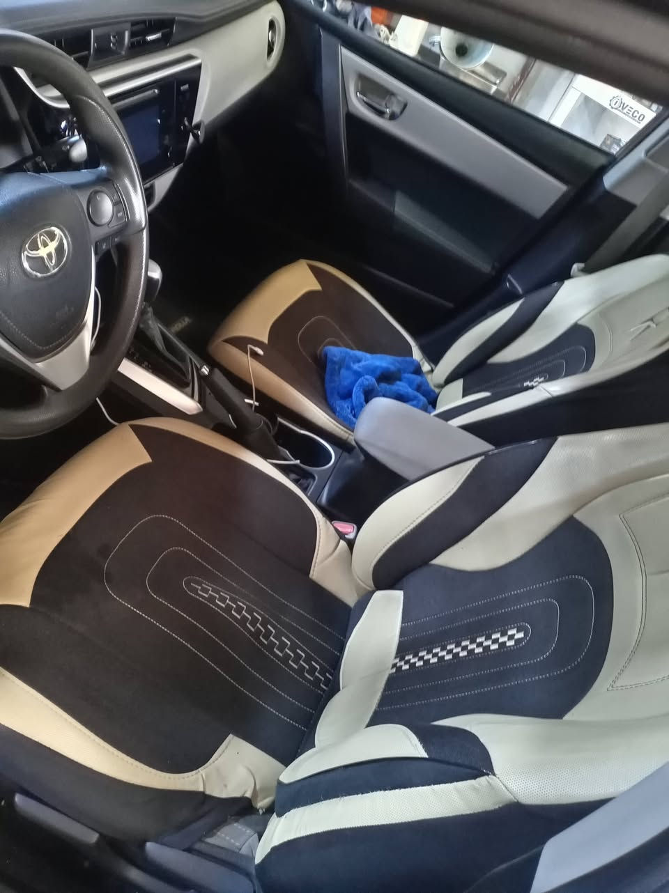 مرحبا كورلا ٢٠٠١٧ سياره جديد بغداد ضربتها جملخ وبديد بدون يرباك مو الي سياره هاذه رقم صاحبها ***********
