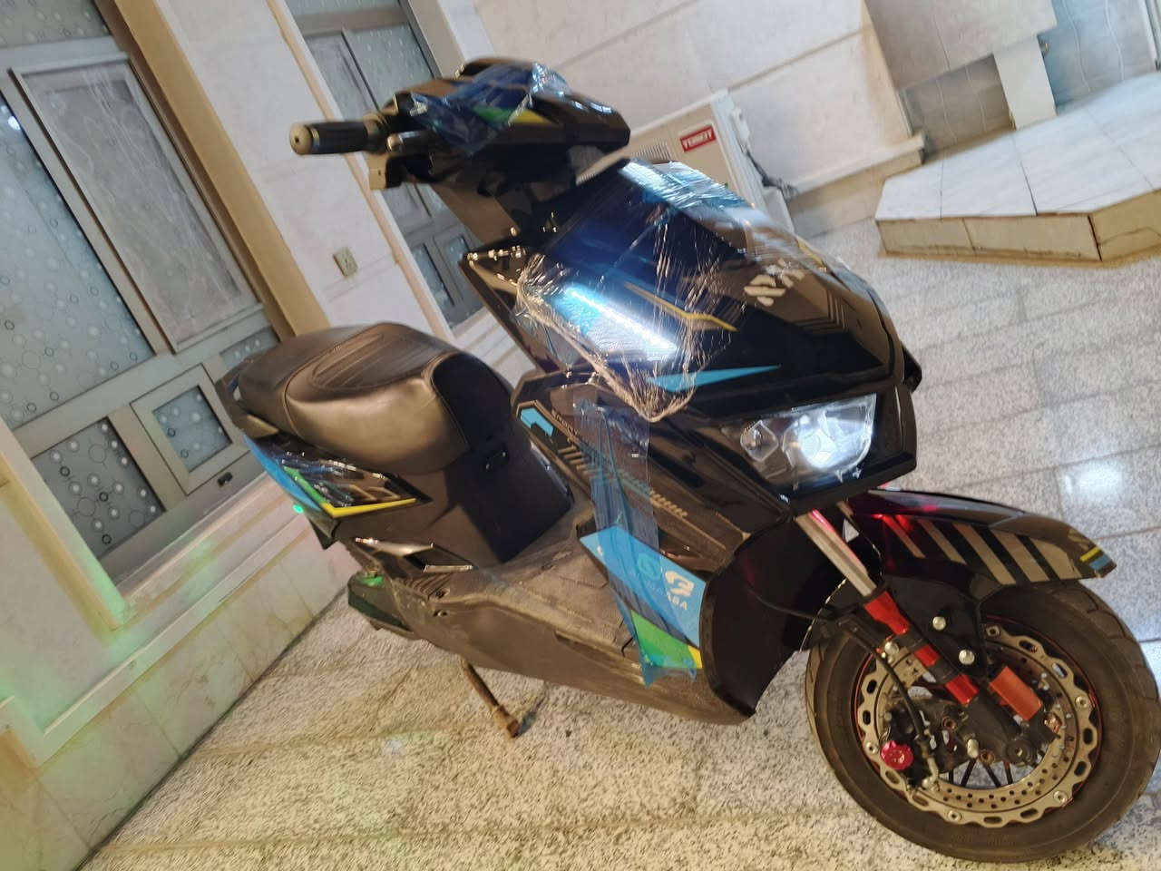 للبيع دراجة شحن موديل 25 جديده نضافتها 99% 6 بطاريات جديده 32 أمبير السعر 550 وبي مجال مكاني الرمادي  للتواصل ***********
