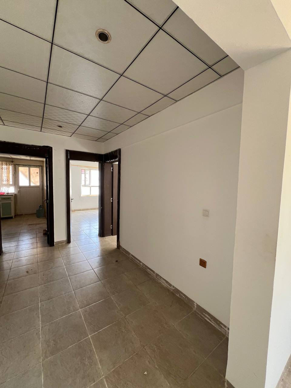 شقة    للبيع في اربيل مجمع شاهان ستي
المساحة ١٢٨ متر 
عدد الغرف ٢
حمام 
صالة  كبير مع بالكون
مطبخ مع بالكون
مصاعد 
المجمع مخدوم وكامل الخدمات سكيورتي جامع مدارس عربية وروضة أطفال 
موقع المجمع طريق كسنزان جنب ألعاب مجدي لاند على شارع ١٥٠ متري 
للتواصل 📞
***********
***********
***********
**************
في حال لم يتوافق العقار مع رغبتكم او لم يكن بقدر امكانيتكم زوروا موقعنا على تلكرام للتصفح على اكثر عدد من العقارات المتوفرة 
https://t.me/muhemenalkhalid
3دفاتر و85ورقة
