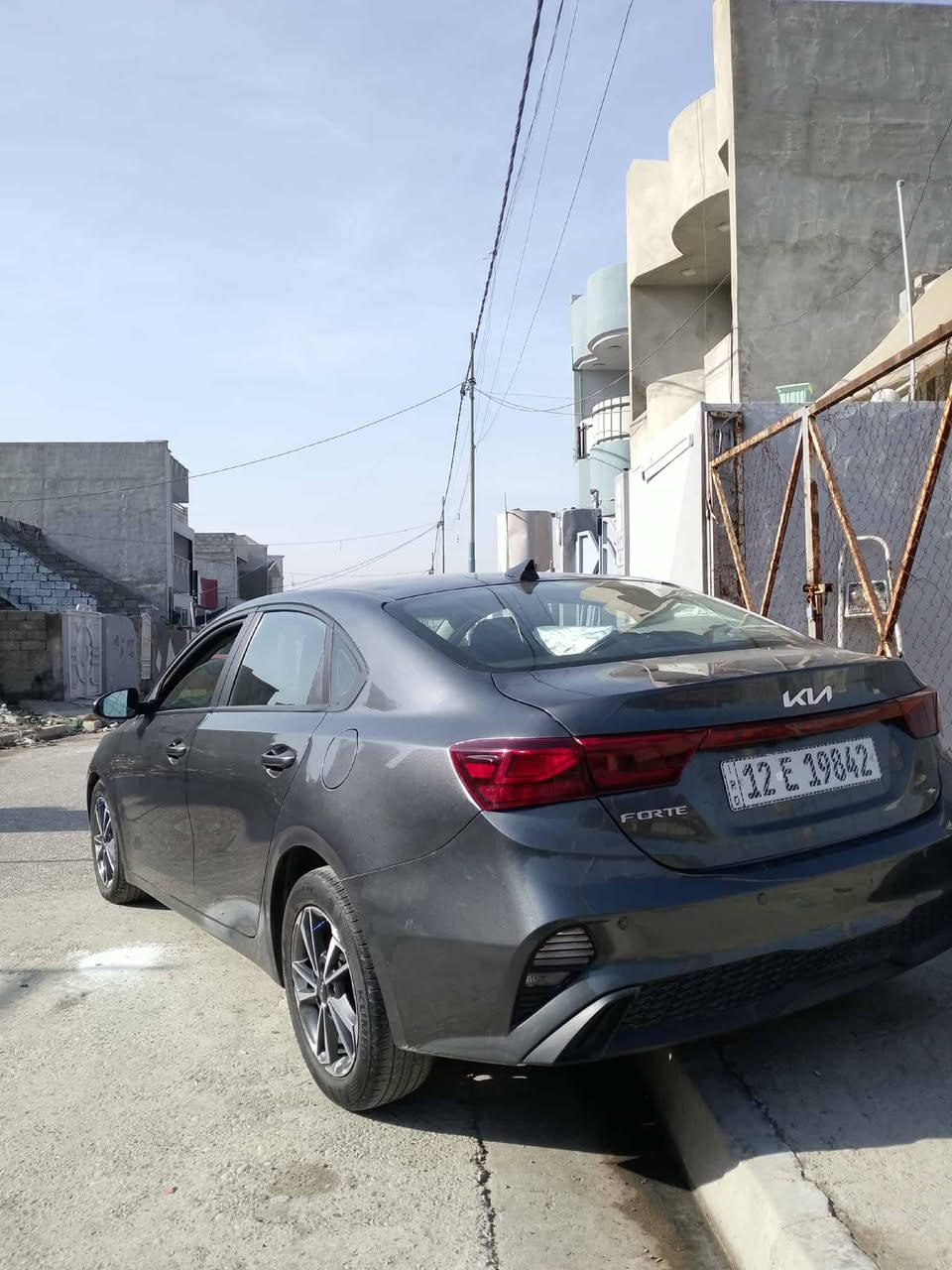 السلام عليكم 
كيا فورتي موديل 23 
محرك 20 دوش خير من الله برغي مامفتوح بي
كير شرط 
مثبت سرعه 
تحديد مسار 
توقف ذاتي 
كروز سرعه
شاشه كبيره تدعم الكار بلي
تحكمات جهتين 
بلاجكتورات زنون 
ومواصفات الفورتي معروفه 
رقم نينوى دولي بأسمي شرط التحويل
كابون بانزين
ضررها جاملغات الخلفيه صبغ شرط بدون دواخل وقبق صندوك مبدل 
بجم كبس 
سياره جديده ربع ماتصرف عليهه
السعر 135 وبيها مجال 
مكاني موصل الايسر 
اتصال ‏‪0751 874 8946‬‏
