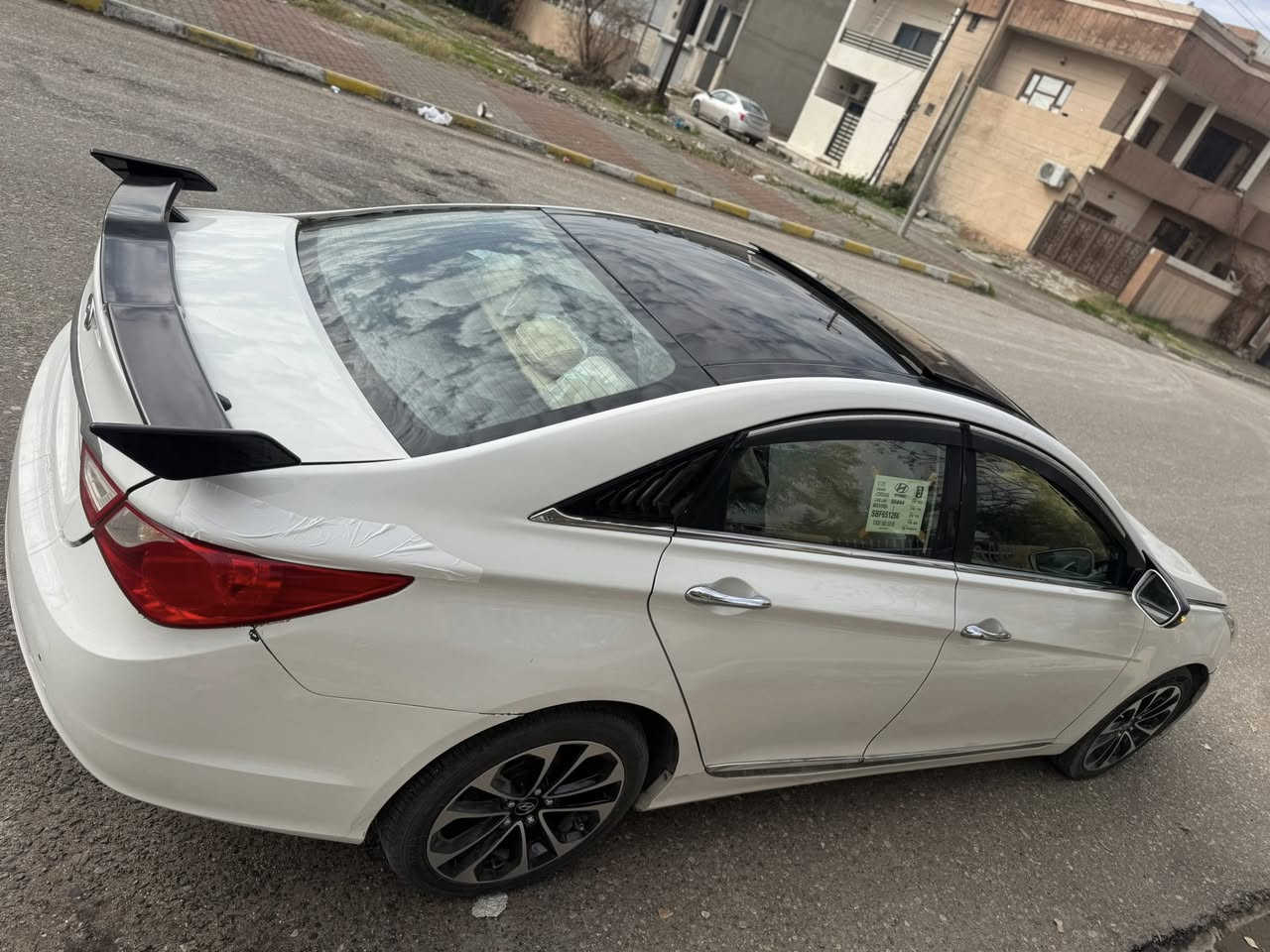 هونداي سوناتا 2011
فول الفول ( مكينة 2400) خليجي كير محرك ما مفتوح بشرط
رقم اربيل دولي جديد 
دفتر بانزين بي 
المواصفات :
2- نظام ترحيب
3- بصمه +بصمة ابواب+بصمة الصندوق
4- بنوراما ثلاث طكات
5- شاشه ابيباد
6- مري شفط
7- حاكيه
8- تبريد بيانو
9- فول تحكم ستيرن جهتين
10- مثبت سرعه
11- حساس خلفي
12- كشنات كهربائية الاماميه 2
13-خزن ميموري وضعيتين للكشنات
14-تبريد وتدفئه الكشنات الاماميه والخلفيه
15- لد امامي
16- حساس اطارات+ بلوتوث Usp3 مخارج
Eco+Normal 18 - وضعيات قياده
19-نظام مانع انزلاقAbs+اضاءة دشبول درجات
20-سستم صوت دمام امامي وخلفي.

سياره بي صبغ 5 بدون دواخل

مكاني كركوك

السعر $104

رقم هاتف
 ( *********** )
