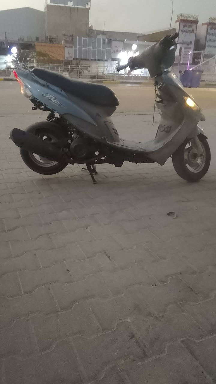 سلام عليكم دراجه ماكس قجمه للبيع دراجه كامله كهربائيات سلف هندر
شراي يراسلني وخدمته *********** مكاني بصره القديمه
