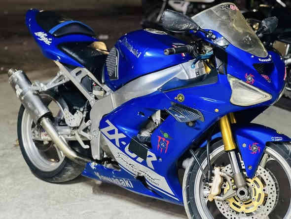 السلام عليكم 
كاوسكي 636 /2004 للبيع 
الدراجة خير من الله السعر ٢٨ وبيهة مجال 
العنوان واسط صويرة 
للاستفسار ***********
