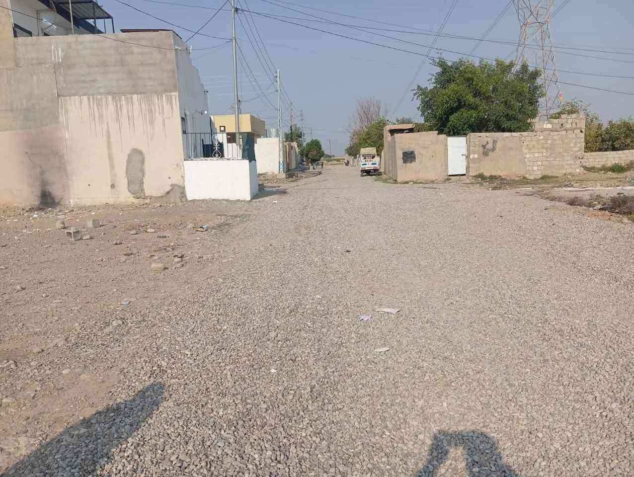 قطعة للبيع طابو ملك صرف
الموقع / حي السرور قرب الضغط العالي مقابل حسينية ام البنين 

المساحة / 240 متر 
السعر 70 مليون 
مقابيله شارع سايدين 

او الاتصال على الرقم ***********
