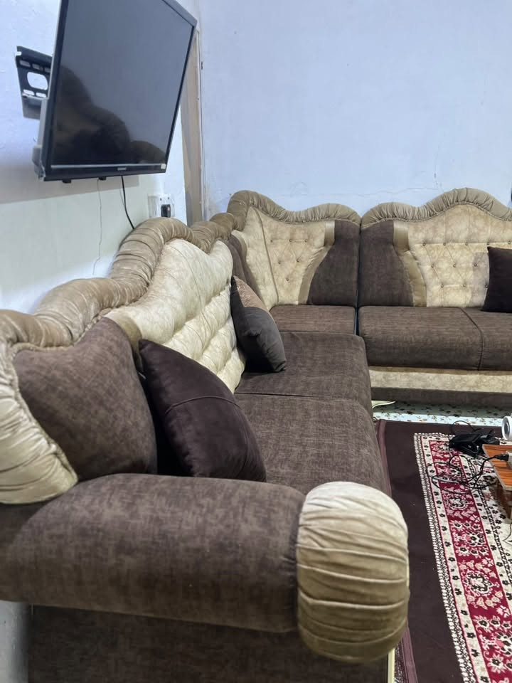 طخم قنفات للبيع نظيفات كلش 8 قطع 
السعر 575 الف بيهن مجال بسيط 
مكاني ابي الخصيب البهادرية 
***********
للاتصال او واتساب
