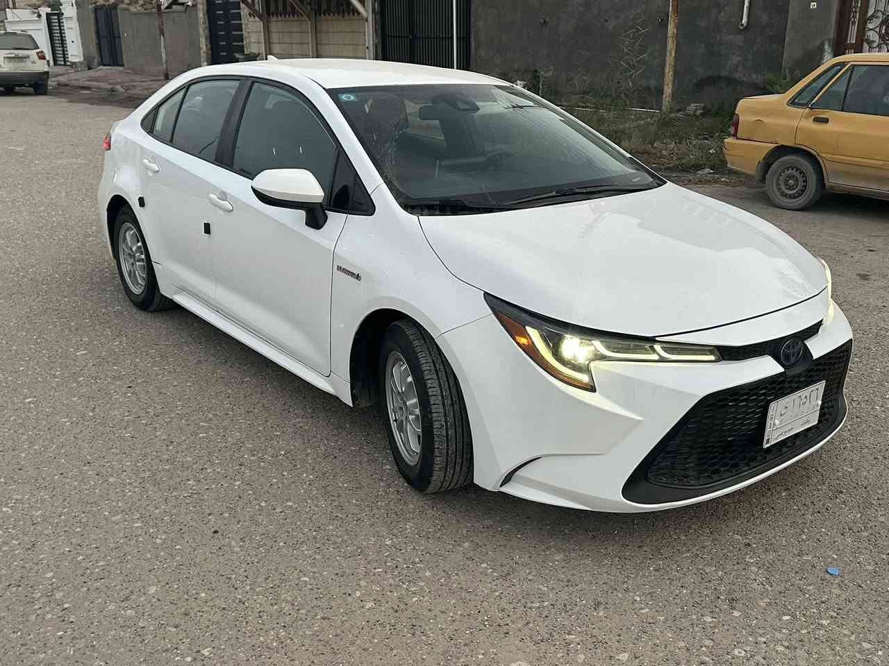 السلام عليكم اخواني  من رخصه الادمن 
كورولا  LE هايبرد 2023 وارد امريكي  ابيض للبيع   رقم بغداد  تحويل مباشر سياره جديده ولك مملعوب بيها ابد من محركً 1800 cc وكير cvt منضمه هايبرد كلشي علىً لشركه  شرط السياره بصمه  عدد ٢ تشغيل عن بعد لايت ليد نهاري رادار حانبي شاشه كار بلي انضمه مانع تصادم والحفاظ  على المسار وكرروس تفاعلي  كشن خلفي قلاب تلث مودات سيارقه بيها وEv mode للسيارقه الكهربائيه   سايد بريك كهربائي سياره حلوه ضررها جانب الراكب بابين مبدلات بلاد نفس اللون وتعديل بالتكمه الوسطيه من الاسفل فقط بدون كص  او فتح اي شي من بدي السياره  على الشرط وبيها بارد صغير بالجاملغ الامامي على كد جف  سياره مال بيت كاصها على ايدي وصيانه وبانزين محسن الله يشهد واسف على الاطاله
السعر ١٥٠ 
للتواصل *********** واتساب كذلك بي او اتصال
