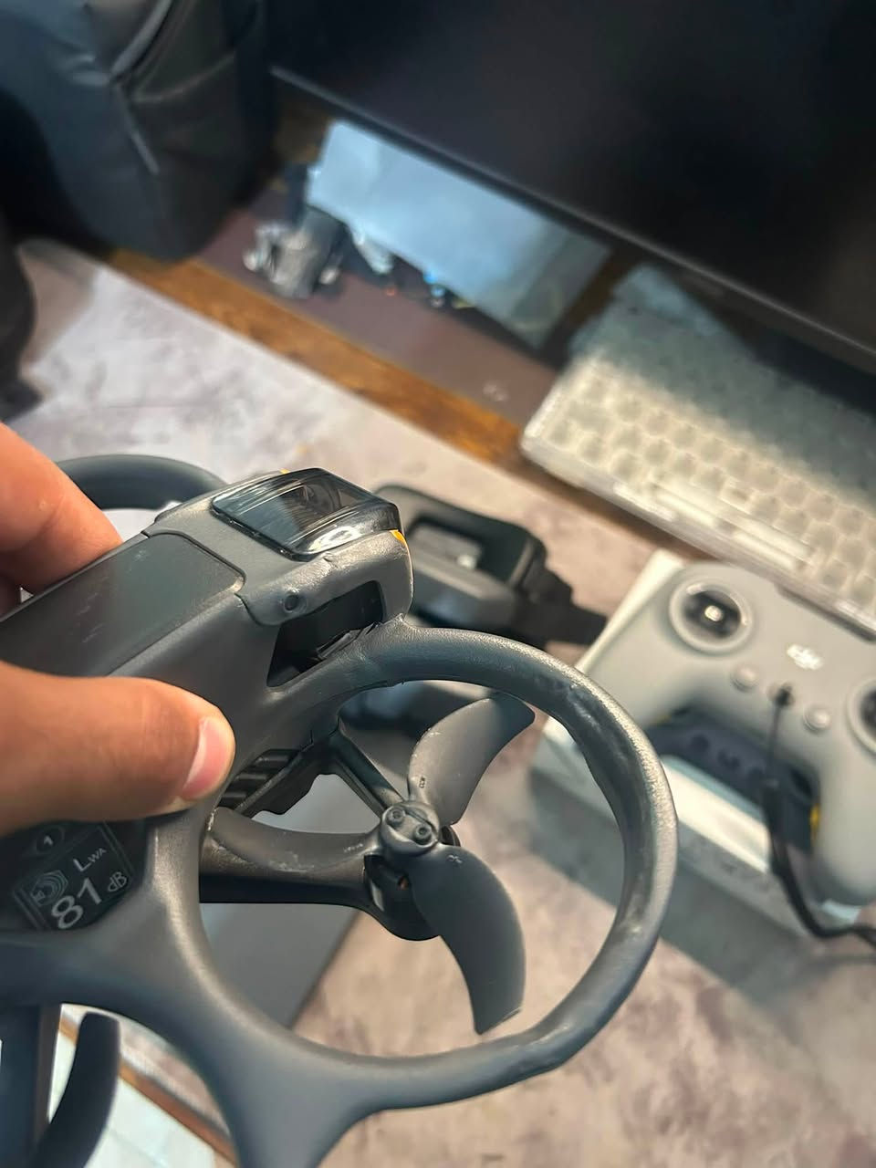 السلام عليكم
درون dji avata 2 
الدرون انضربت ورجعت الفريم شغاله وما بيهه
اي مشكله ثباتيه 100‎%‎
السعر مع الكونترول 1650
مكاني كربلاء لا يوجد توصيل 
***********
