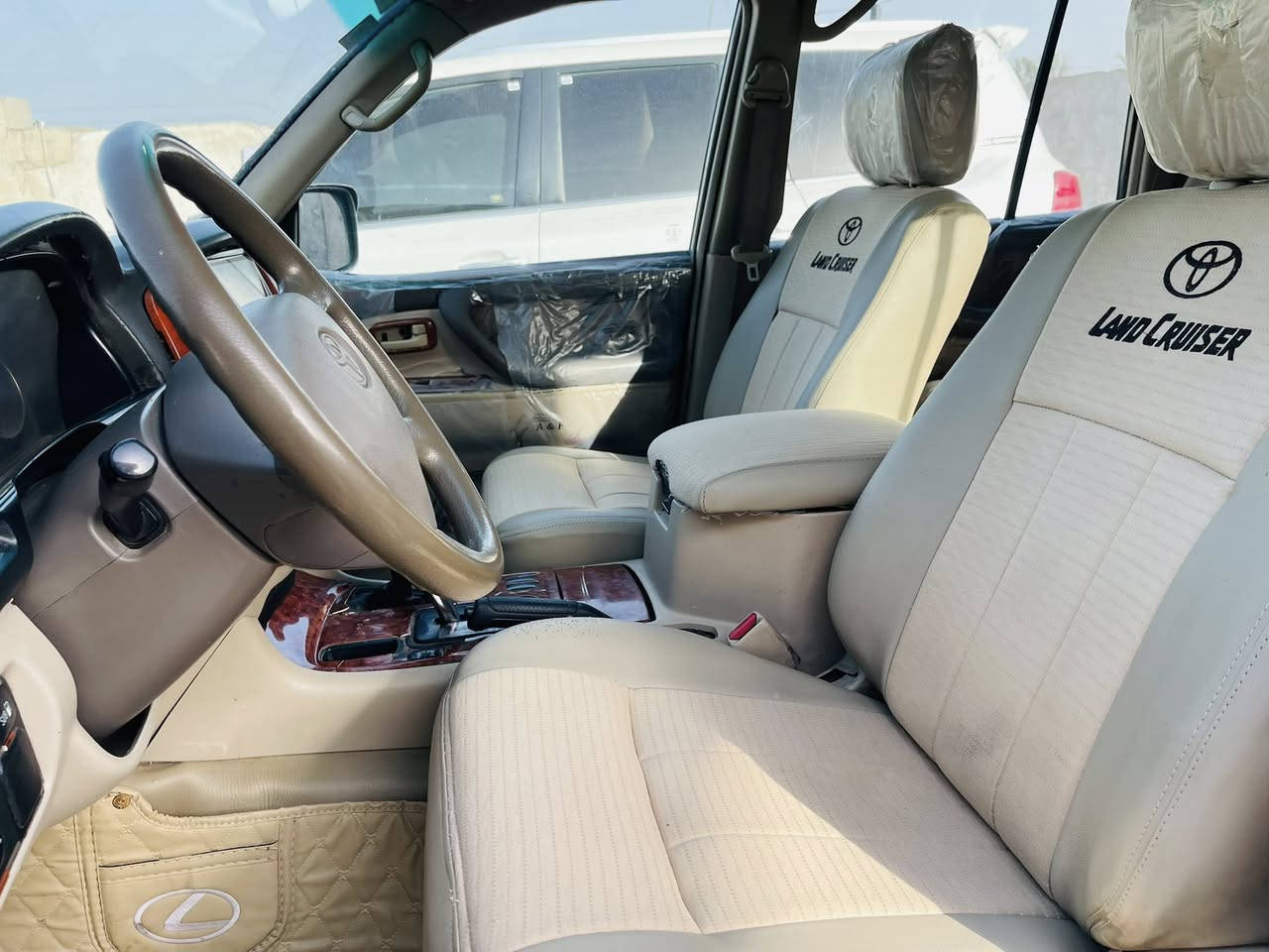 السلام عليكم للبيع لاندكروز ٢٠٠٤ فول مواصفات رقم بغداد أنكليزي باسمي تحويل مباشر السنويه ل٣٠ كير ومحرك جدد تبريد تدفئه شغال حداديه امامي خلفي جديد تخم تاير كهربائيات كلهه شغاله السياره بيها فقط صبغ  حزام بدون ضربه مكاني بغداد السعر ١١٧
رقم/***********
