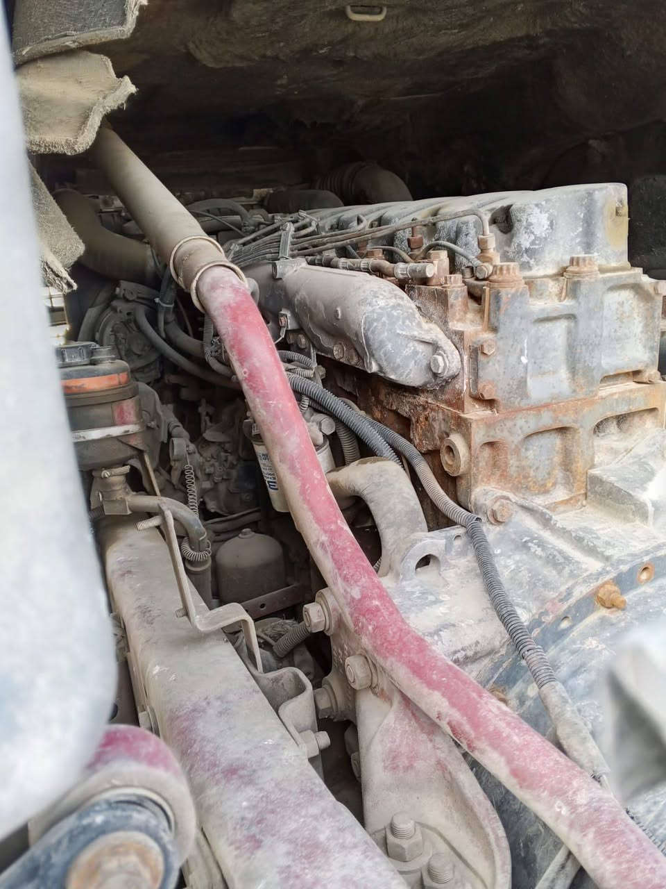 السلام عليكم من رخصة الادمن للبيع رينو 2002 مكينه بم ونوزل رقم اربيل سنويه ساقطه تايرات جديده محرك وكير جدد  السعر  58ورقه وبيه مجال مكلف بالنشر  الاتصال ***********
