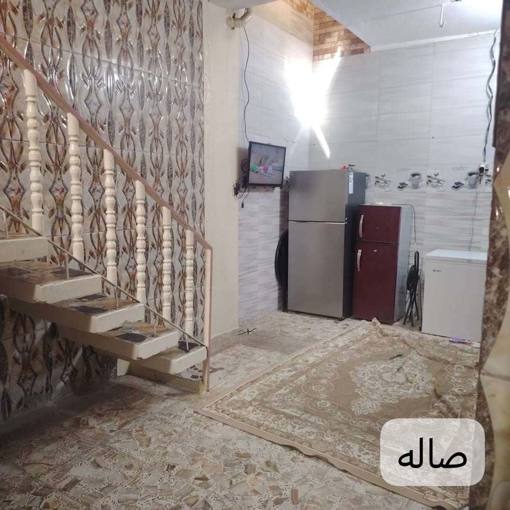 دار للبيع حي القدس الثاني خلف الكراج الجنوبي
مساحه ٥٦ متر مربع 
واجه ٧
نزال ٨ 
طابقين الاول يحتوي على استقبال صاله ومطبخ وتخاريج 
الطابق الثاني غرفه كبيره جدا 
للاستفسار اتصال على الرقم‭٠٧٨٠ ٥٢٩ ٨١٠٦
