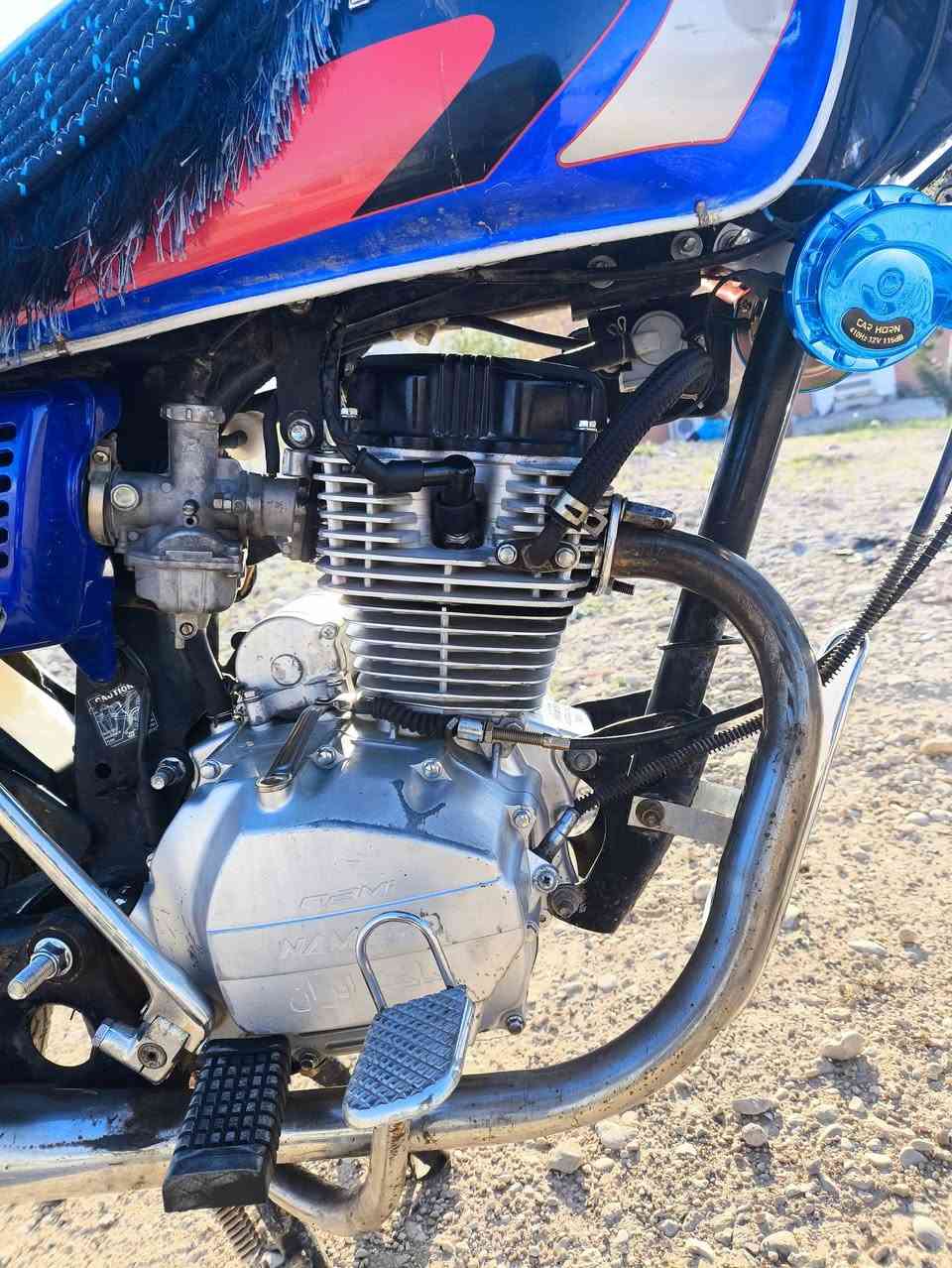 للبيع نامي برو محسن باب اول 
موديل (19) اي عيب مابي 
محرك (150)( 5 )كير
كهربائيات كلة شغال اشاير رباعي رماش ازرك دشبول بلادي لايتات بلاديات زينون جدد صفحه كلج جديد بس سلف ميشتغل هندر واحد يشتغل اي وكت اي عيب مابي هورن طاط دبلات امامي خلفي جديد 
سعر (540) بي مجال مستعجل على بيع 
رقم موبايل (***********) مكاني ديالى خانقين
