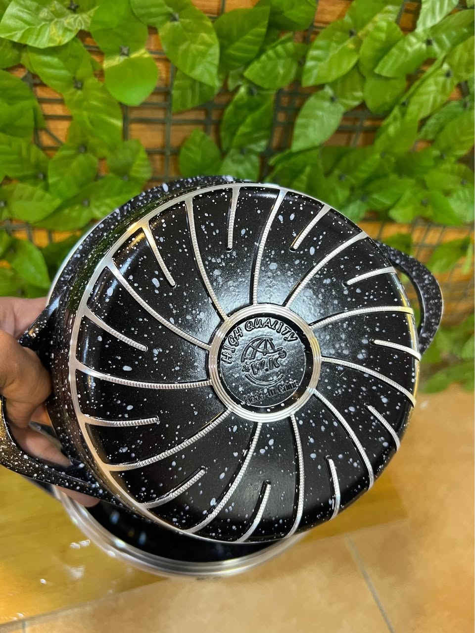 تاقم مەنجەڵ بەکارنەهاتوو لۆک
قیاسی مەنجەڵەکان ٢٠سم ٢٤ سم ٢٨ سم ٢٨ سم ٣٢سم
نرخی کامل ٦٥ هەزار سلێمانی السليمانية, العراق


**إذا كنت صاحب هذا الإعلان وتريد حذفه لأي سبب، رجاءا أرسل رسالة إلى الدعم الفني**