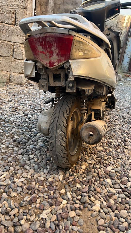 السلام عليكم دراجه ماكس 
كهربائيات كلها شغله محرك مجفت جديد تايرات جديده
شغاله فقط عايزو كابريته 
السعر 150 وبي مجال 
مكاني الزويه 
***********
