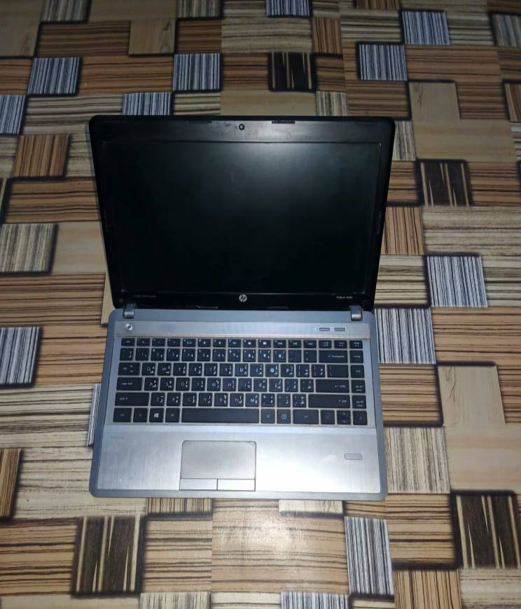 السلإم عليكم شباب
حاسبه hq مستعمله ونضيفه 
اسعر 200 فقط مكاني البصره
لتواصل واتساب ***********
