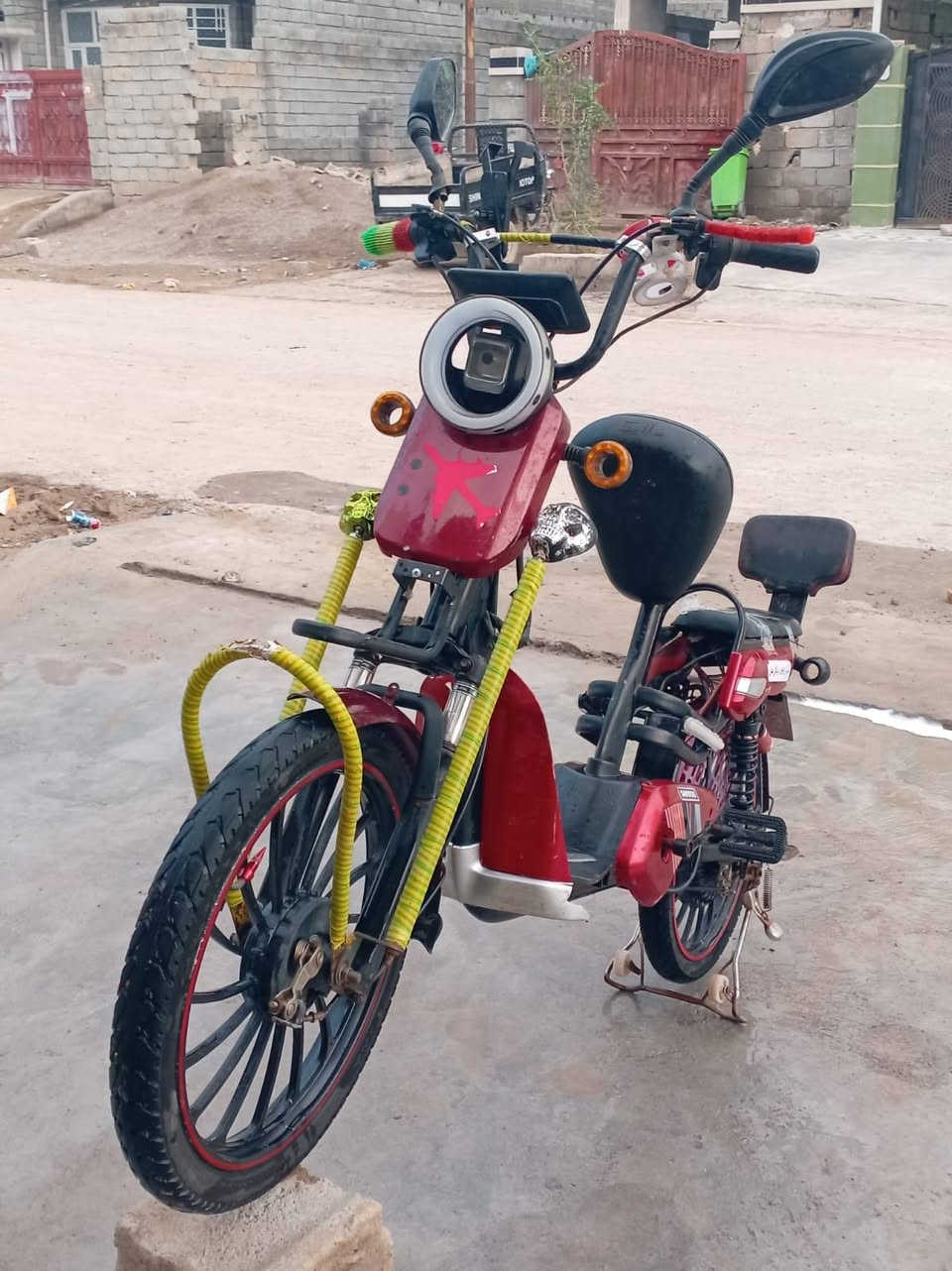 السلام عليكم ورحمة الله وبركاتة شباب دراجه شحن موديل 24دراجه تخبل حلوه كهربائيات شغاله بصمه عدد 2سويجات عدد 2 تشغيل عن بعد كلشي جديد بطاريات بلكارتون جدد يكطع مسافه الدراجه تخبل رايدهه ب180قفل رقمي واتساب فقط***********
