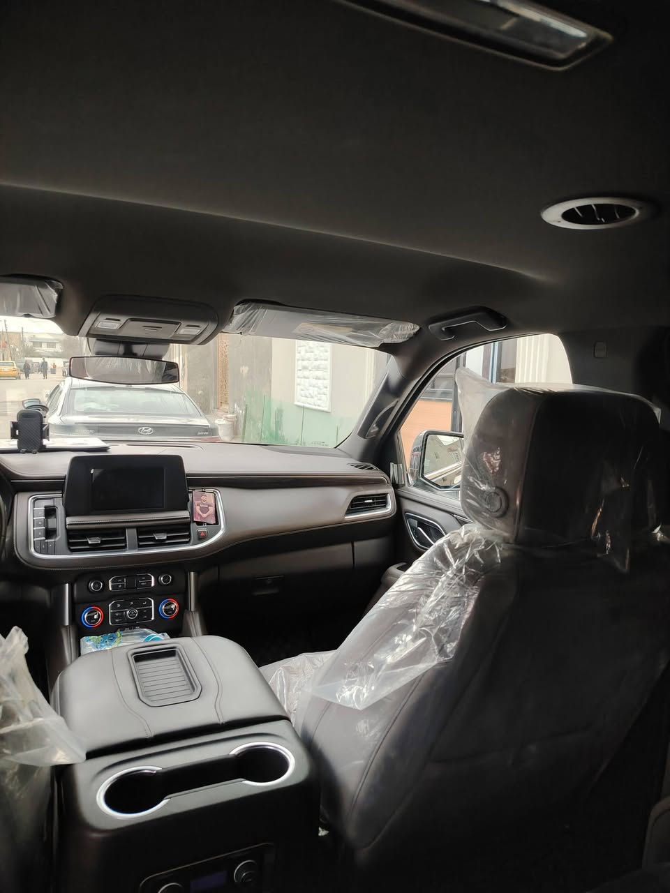 تاهو 2023 خليجي LS رقم بغداد سياره كلش جديده ماشيه 58 بيه شبر بارد السعر 470 وبيه مجال بسيط  *********** مكاني النجف
