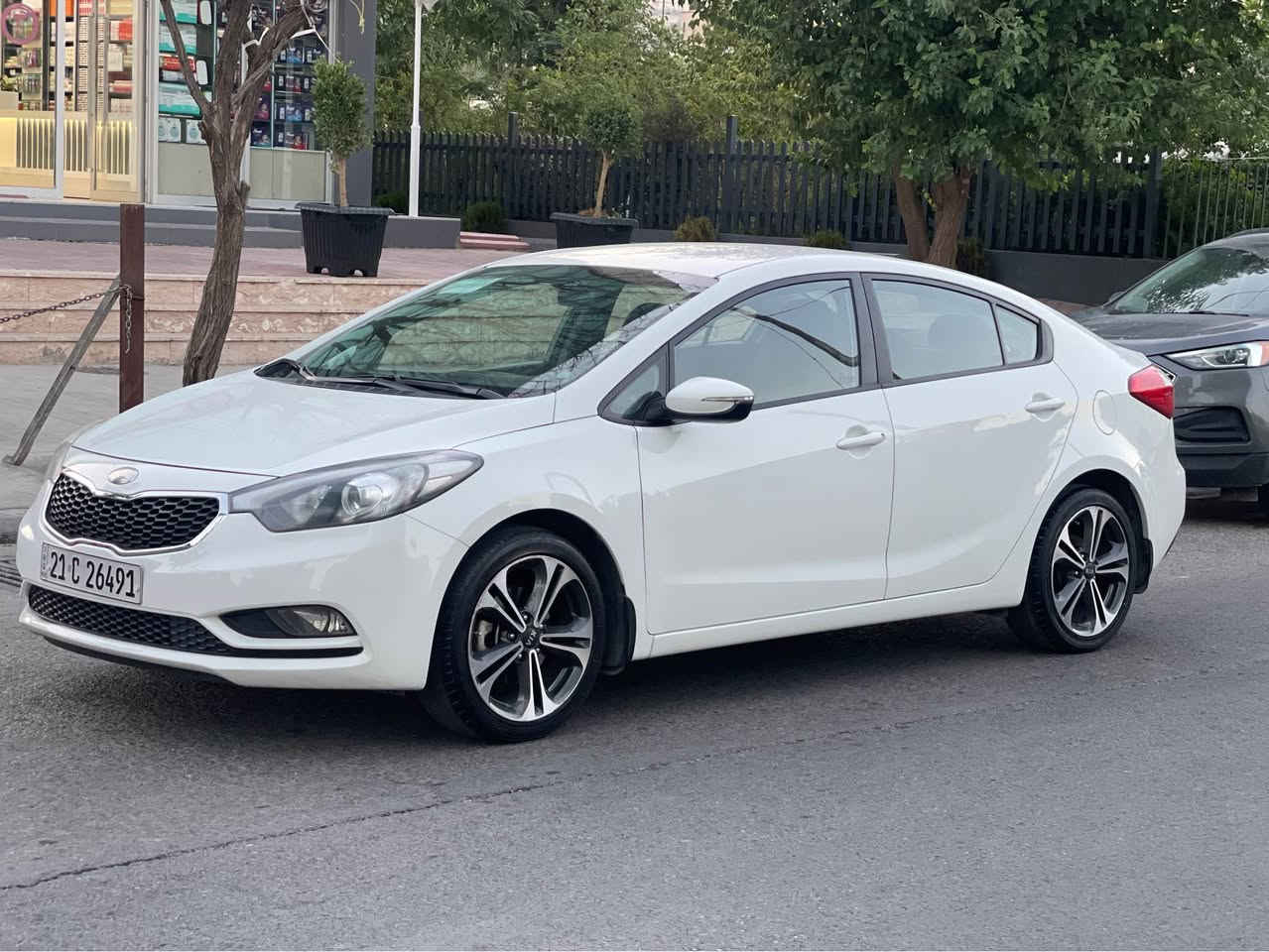 Kia cerato 2013
‎کیا سیراتۆ خلیجی 2013
-بێ بۆیاخ. تەنانەت دەعامیش بۆیاخی نیە 
تەنها تەعدیلی بچوکی هەیە
‎-زۆر پاک وخاوێنە

مەکینە 16 دوش
٢ سویچ
لایت لید
تەبرید مەرکەزی 
تەحدید سورعە
ئاوێنە کارەبا
-گێڕ عادی و ئۆتۆ و سوکان 
‎-گێڕ و مەکینە و هەموو شت بە شەرت
سەنەوی تازەیە 
شوێن سلێمانی
***********

‎السلام عليكم سيراتو موديل 2013 
كيا سيراتو  
مكينة 16 دوش المرغوب 
كير ومكينة "شرط" 
رقم سليماني هزة وسنوية جديد 
شرط التحويل ✅ 
مواصفات نص فول : 
ــ تحكمات استيرن 
ــ مري كهرب 
تبريد مركزي 
ــ لايت عدسة 
ــ تخم ويل كروم سيراتو اصلي 
ضررها بس تعديل بدون صبخ
ماشيه 100 الف محرك 1600 مكفول من الفتح والتبخير ميكانيك وكهربائيات وتبريد وصدر كله كفالة كل مواصفاتها واضحة بالصور
*********** السليمانية, العراق
