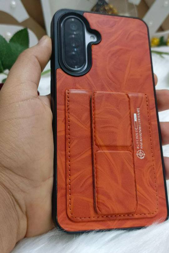 🔥 Samsung A36 5g - جديد جديد 🔥
للبيع سامسونج A36 5G لون أبيض ملكي 🤍

جهاز راقي جداً بحالة الوكالة حرفياً — استخدام فقط 43 يوم وما بيه شخط لو بكد شعره 

• ظهر زجاج مع فريم ألمنيوم فاخر

• كاميرات راقية تصور 4K / 30fps

• سماعات ستيريو صوت قوي ونقي

• بصمة داخل الشاشة

• شاشة Super AMOLED بحجم رائع وتردد 120Hz

• بطارية 5000mAh مع شحن سريع 45W

• معالج Snapdragon 6 Gen 3 (أقوى معالج حالياً بفئة A)

• ذاكرة 256GB

📦 الملحقات:

لاسق شاشة + كفر جلد مبطن ماركة Liyebold

💰 السعر الجديد بالسوگ: 385 ألف
🔥 السعر عندي: 285 ألف فقط
يعني توفر 100 ألف دينار تقريباً!

🚚 توصيل متوفر لكل محافظات العراق

📍 العنوان: ذي قار – قضاء النصر
📞 للتواصل: ***********
أو مراسلة على الخاص.

⚡ جهاز نظيف جداً، اللي يدور على جهاز شبه جديد بسعر أقل من السوگ لا يضيع الفرصة.
