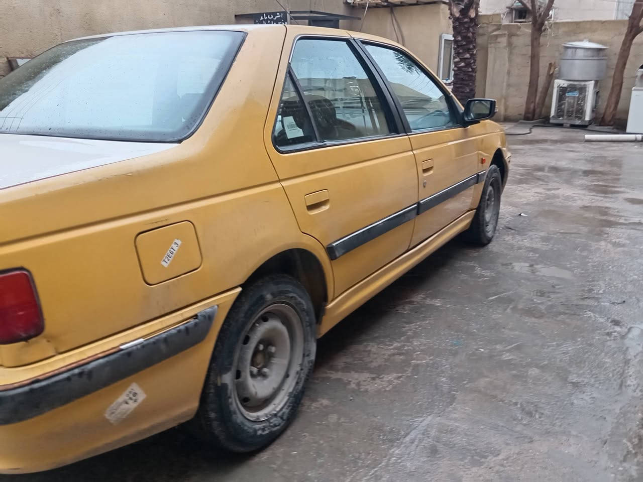 بيجو بارص 2013  رقم بغداد  سنويه مجدده 29 هيهه مصفره رقم انكليزي   مكينه كير   أو تبريد  نضيفات    مكفوله من تبديل او صبغ   لسعر  32 ورقه  مكان بغداد العبيدي لاستفسار ***********
