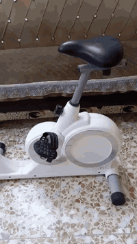 جهاز بايسكل للبيع سعره 100 يتحمل وزن 150 كيلو بي 6 سرع بعده جديد مكاني شارع فلسطين حي المستنصريه تواصل ***********
