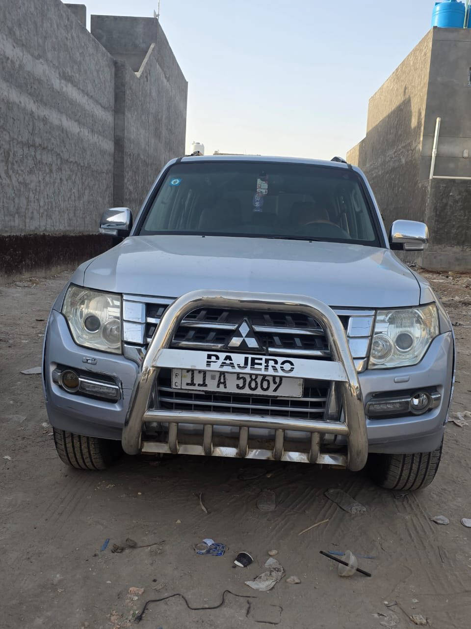 تحيه طيبه اخوان بيع مستعجل
باجيرو 2007 محدث سياره رقم بغداد بسمي 
بيه جاملغات خلفيه وبيبان الورا ملاوان فقط بدون اي دواخل والقماره صبغ اثر جراد ع نص القماره مو كل من جه الجنطه 

بيع فقط 

مكاني بابل 95 بيه مجال بسيط جدا مكينه 3000

***********
