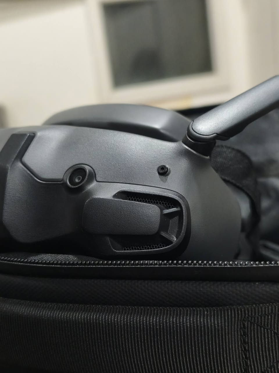 افاتا  DJI Avata 2 كومبو
الدرون جديدة وبعدها بالستيكرات مال الشركة بس مفتوحة للفحص داخل البيت ماطايرة بالشارع 
جنطتها  وكافة الملحقات موجودة 

الدرون Avata 2
النظارات (Goggles)
جويستك عدد 2 تحكم آلي وتحكم يدوي 
بطاريات (عدد … 3)
الشاحن + الكيبلات
الحقيبة
السعر مليونين و 200 الف بيها مجال
مكاني النجف ..
***********
