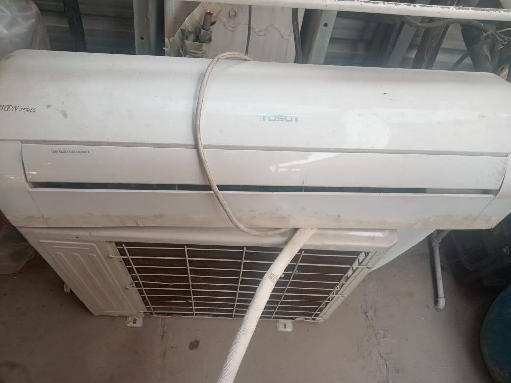 س
سلام عليكم سبالت للبيع طنين غاز 410 السعر 450 وبي مجال هاتف ***********
