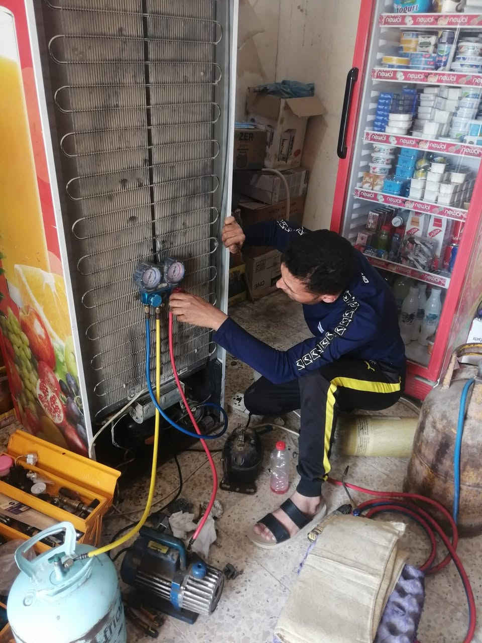 ليش تنقل 🤔 ثلاجتك او المجمده او العارضه بالستوته 🚚 واكو تصليح موقعي داخل البيت 🏫 مع كافة قطع الغيار
احمد ابوعباس الرفاعي / ***********
