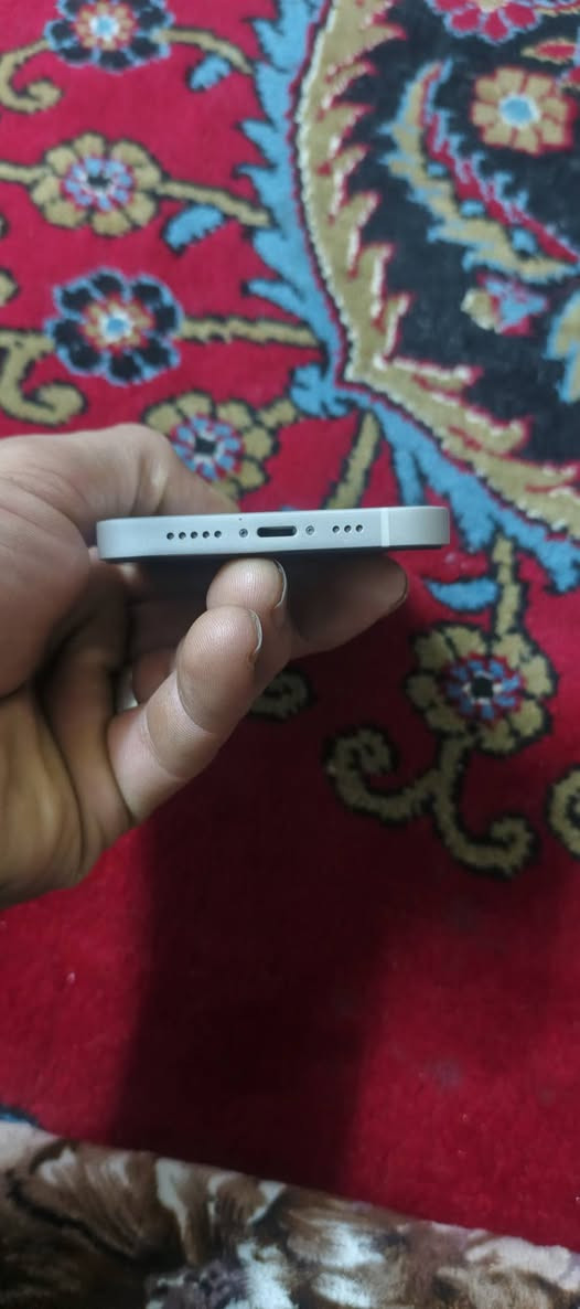 ندي هذا ال 13برو جاهز اخو صفر بطاريه 89 شخط مابي عل فحص سعره ٣٠٠,& قفل قفل
***********واتس موجود
