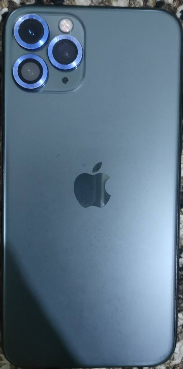 السلام عليكم ايفون 11برو ذاكرة 256 بطارية 75 شاشة مبدلة فقط جهاز مابي شي نضيف محدث اخر تحديث السعر 210 وبي مجال للاستفسار الاتصال ***********
