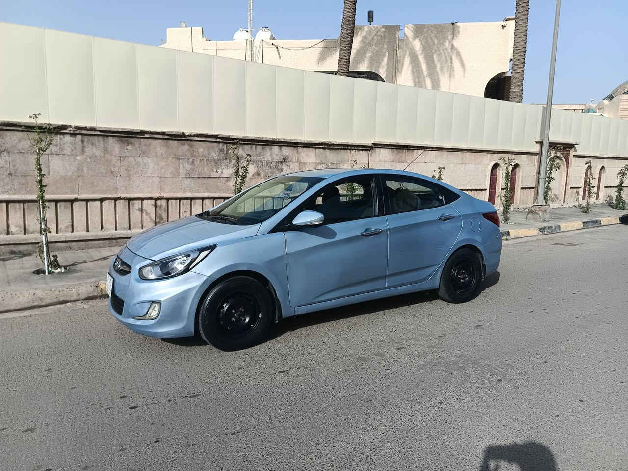 السلام عليكم من رخصت الادمن اكسنت خليجي موديل 2014 مكينية ١٦٠٠دوش سيارة جاهزة بية صفحة صبغ بدون دواخل وباب مبدلة بلادية نفس اللون مكان السيارة بغداد الكريعات السعر ٨٥ وبية مجال للشراي رقمي للتواصل ***********
