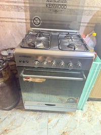 طباخ مصري نظيف جدا مع دبة الغاز ب200 الف المكان الدورة 07707079666