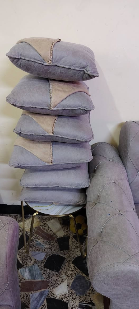 تخم عشرمقاعد عراقي درجه اولى سعر ٦٥٠ للعلم التخم وزن ثقيل وشغل درجه عاليه جدا اخذته قبل سنه تقريب من الشعب مليون وخمسين الف تخم بي ملاحضات بصيطه جدا


**إذا كنت صاحب هذا الإعلان وتريد حذفه لأي سبب، رجاءا أرسل رسالة إلى الدعم الفني**