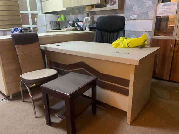 اثاث شركه مستعمل شي قليل نضافه فول للبيع شلع الاستفسار عل الرقم ***********
