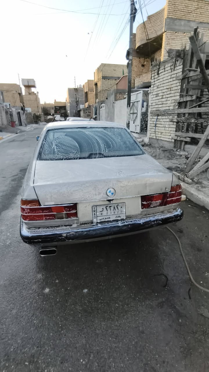 سلام عليكم للبيع فقط بي ام ٧٤٠ موديل ١٩٩٢ محرك وكير وتبريد كفالة كشنات كهرباء ستيرن كهرباء ويل m سلايت روف بدون خياس لسعر ٤٨ وبيها مجال بصيط للستفسار /***********
