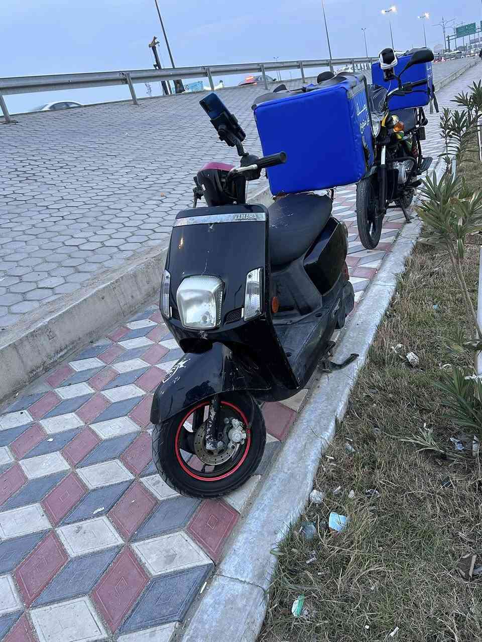 سلام عليكم دراجه بوليسي مسطرة نوزل ما مفتوحه كلشي بلدي نكره سلف كهربائيات شغال كلهه مكان بصره 5 ميل ***********
