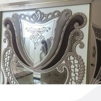 عندي غرفه تركيه نضيفه ضخمه السعر (مليون وربع) الهاتف:07766556847