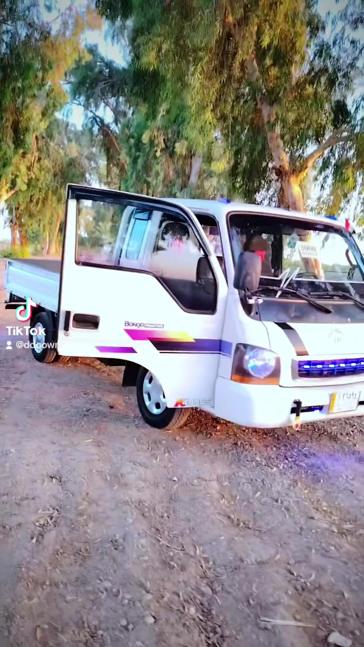 يالله يرحم والديك اقره المنشور يله تتصل 07847399@@***********
السلام عليكم  للبيع كيه ام عيون موديل 1998

رقم الانبار الماني شرط التحويل 

سياره كفاله عامه 

مكينه كير اكسل شاصي رقم شاصي كفاله 

تخم تاير جديد 

دوشمه داخل على وضع الشركه 

قماره قلاب 

كهربائية كلها شغاله 

سياره حلوه مال جناي بل عافيه ع ياخذها 

مكان بغداد اطراف التاجي
