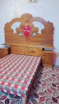 غرفه اخشاب للبيع مستخدمه شهر سعر 950 ورقم الهاتف موجود اللي يحب يتصل 0...