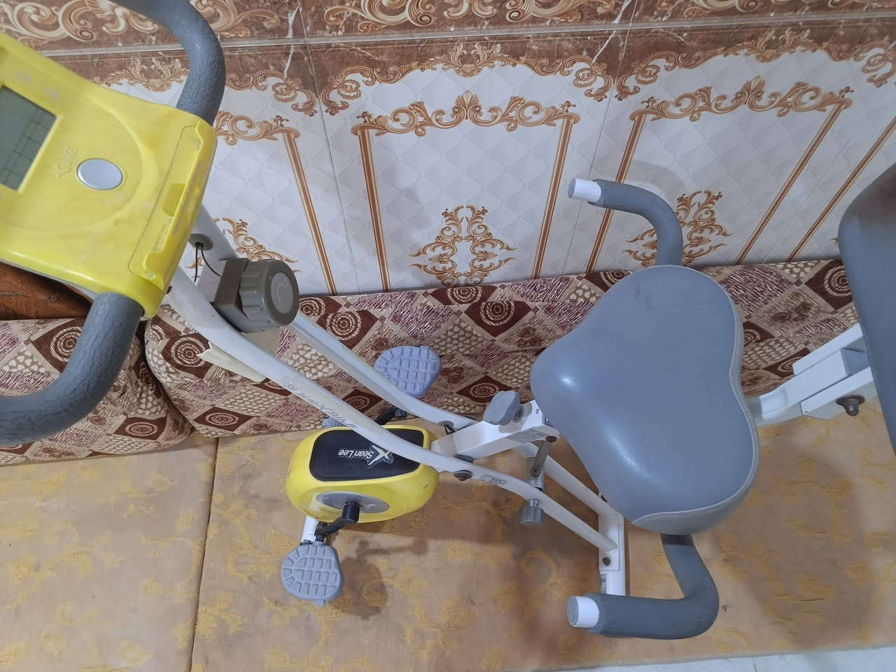 سلام عليكم اخوان بايسكل جري للبيع بسعر مناسب،100الف وبي مجال ناقص بس حجرات الاستفسار على هاذا الرقم 
***********
