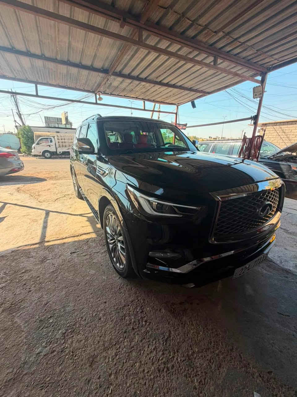 سلام عليكم انفنتي QX80 فقط قطعه صبغ الباب خلف الصدر الباقي كفاله السياره ماشيه 85 الف المكان بغداد رقم التلفون *********** السعر 280 $
