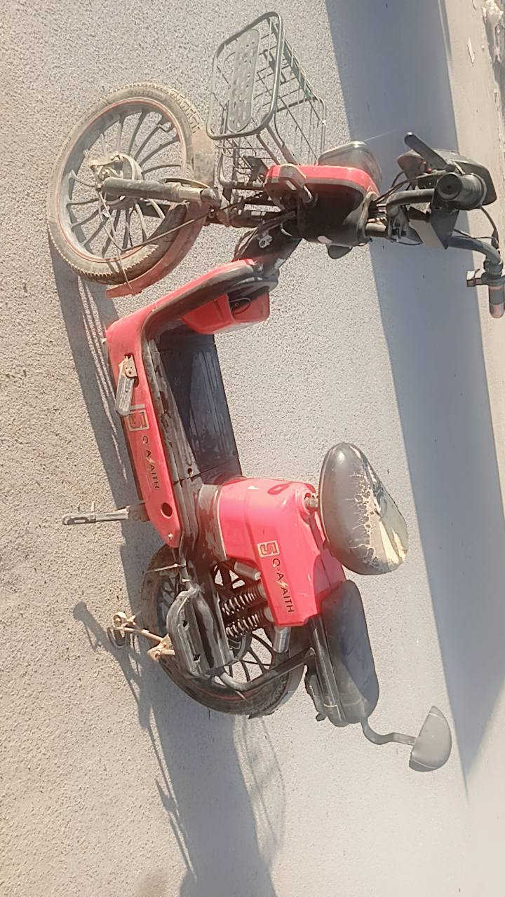 دراجه شحن كامله نضيفه كلشي مابيه نقصه باتريات دراجه شغاله مابيه شي شاشة بلاتوث كلة شغال مكان بغداد العبيدي شارع المحافض 100السعر ***********للتواصل
