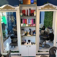اسلام عليكم للبيع مرايات 2 وفاترينه 07761505437