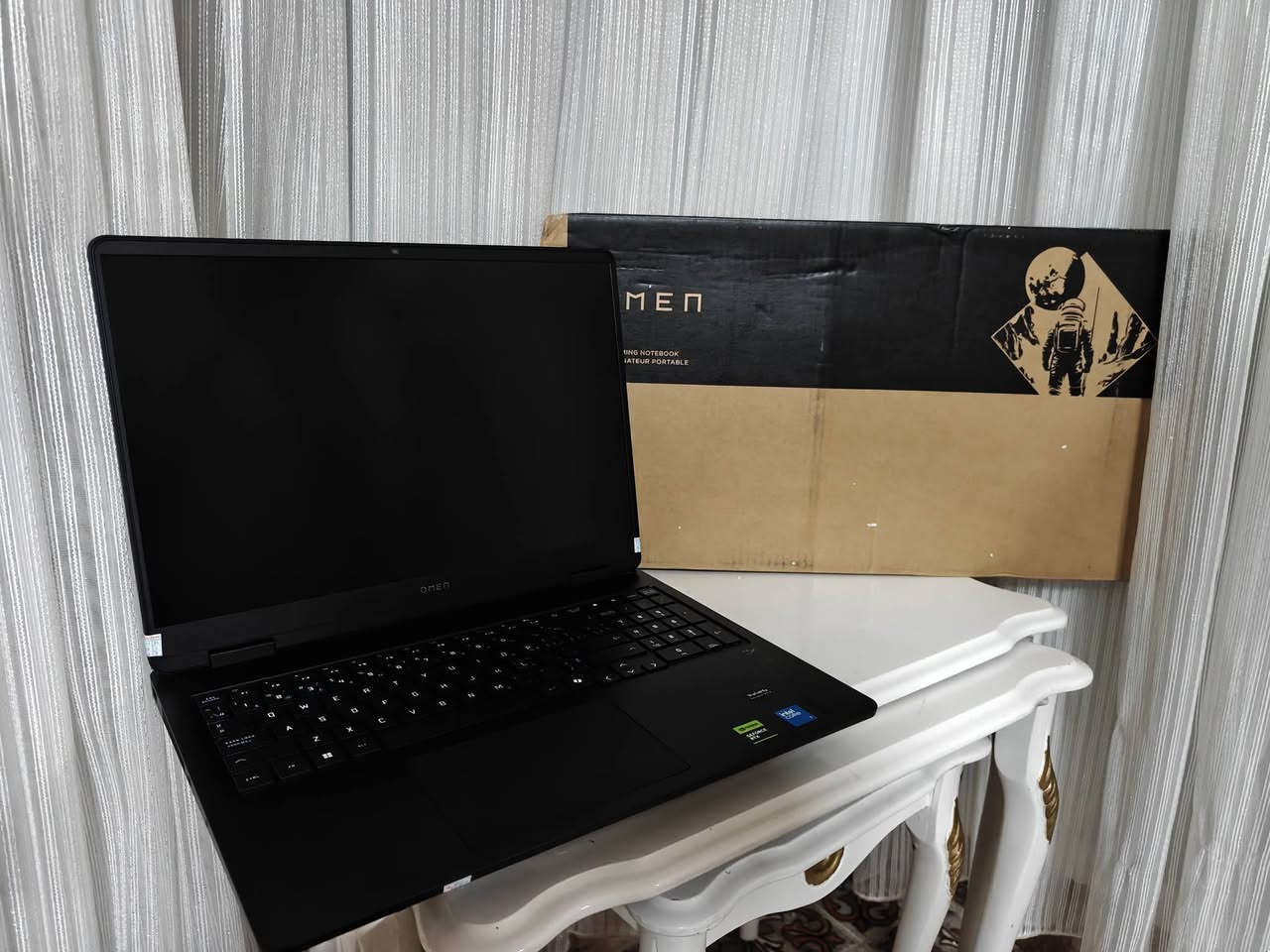 🚀 للبيع: OMEN Gaming Laptop 16 (بحالة Open Box - جديد تماماً 🔥)
💻 المواصفات الاحترافية (Specifications):
🧠 CPU: Intel® Core™ 7 240H ⚡

🎮 GPU: NVIDIA® GeForce RTX™ 5070 (8GB GDDR6) 🚀

🔋 RAM: 16GB DDR5 (5200 MT/s)

💾 Storage: 1TB PCIe® Gen4 NVMe™ SSD

🖥️ Display: 16.0" FHD+ (1920x1200) 🎯

⌨️ Keyboard: White Backlight Keyboard
💿 OS: Original Windows 11 Home 🔷

✨ حالة الجهاز:
Open Box / Like New (جديد تماماً - أصلية بالكامل 📦):

الجهاز غير مستخدم إطلاقاً، مشحون دورة واحدة فقط (Cycle 1)! أداء جبار موجه للألعاب الثقيلة وصناع المحتوى، مع ضمان كامل لمدة أسبوع (زۆر خاوێنە و لەسەر شەرتی ئیشکردن و کوالێتی بە گەرەنتی 1 جار شەحن کراوە).

💢 للمتاجر اکو عرض خاص اذا تشتري اكثر من 3 قطعه اخليك سعر جملة (بۆ دوکاندارەکان جیاوازە ئەگەر زیاتر لە 3 دانە ببەن بە نرخی جوملە ئەدان دەینێ)

📞 للتواصل (واتساب أو ماسنجر):

📱 رقم الهاتف: ***********

📍 العنوان: كركوك - بنجا علي (کەرکوک - پەنجا عەلی)

🏢 شركة خوبيب للابتوبات - Khubaib Laptops
