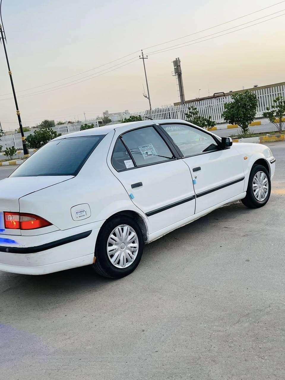 السلام عليكم 
سمند ٢٠١٣ كرستال مكفوله من ضربه وتبديل وصبغ عدا دوس 
مكينه وكير فرنسي مكفولات عشرط 
جاهزه حداديه وتبريد ثلج شرط كهربائيات عام شغاله 
حماوه ربع ثابته غرفته جديده جام اربعتهن يصعد وينزل 
سياره جاهزه من كلشي تراي وين مايعجبك 
سعر ٤٥ 
مكان سياره بناصريه أسكان الصناعي 
***********
