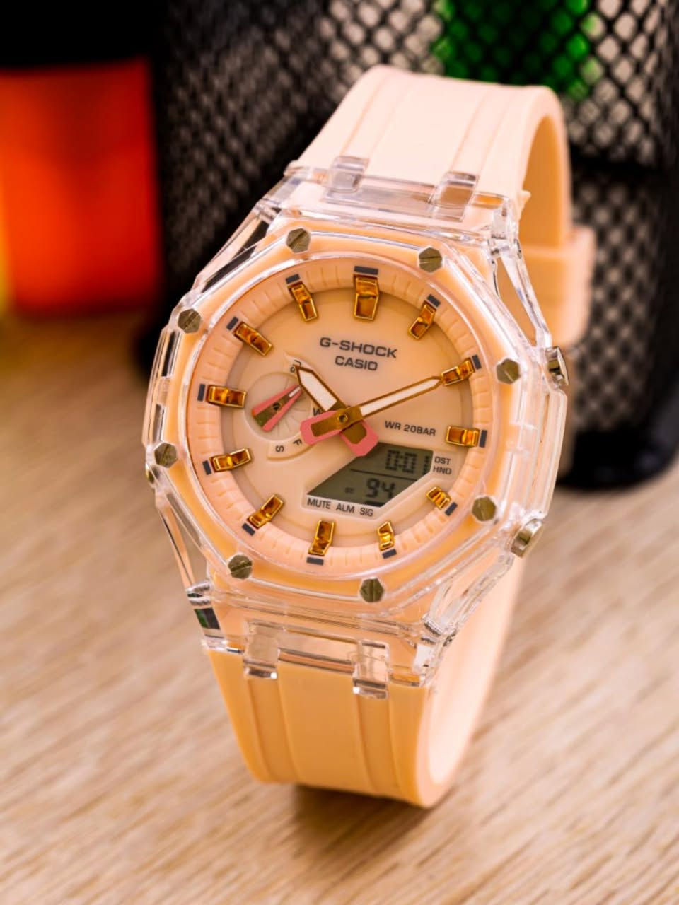 فقط ب 25 الف مع التوصيل لباب المنزل 
اربعة ازرار شغالة ضوء ومنبه 
للتواصل واتساب 
***********
