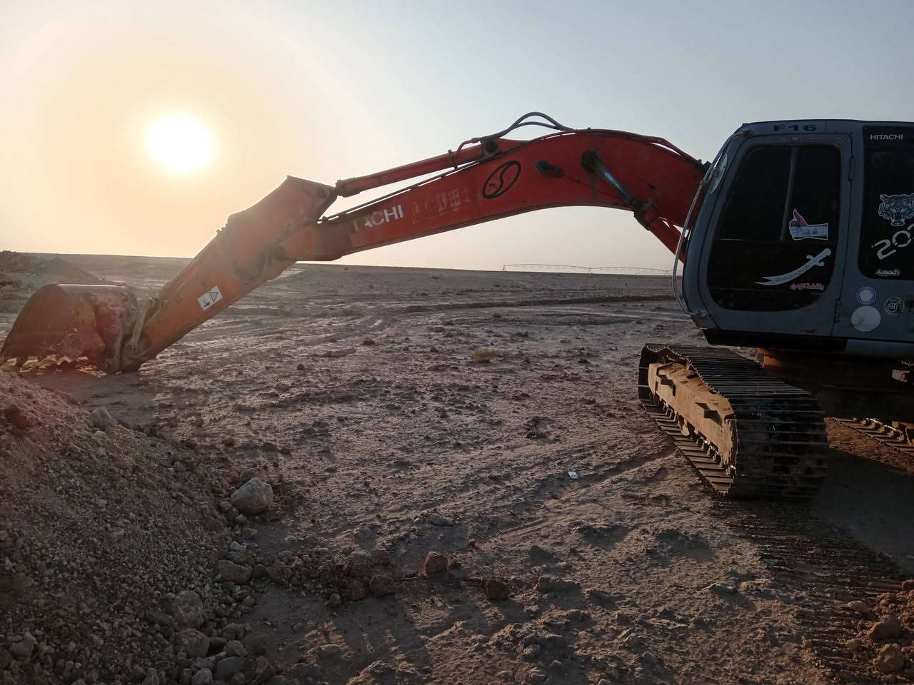 السلام عليكم
حفاره فايف للبيع
رقم ألماني بغداد موديل 2000
السعر 175 وبيها مجال
للاستفسار ***********
